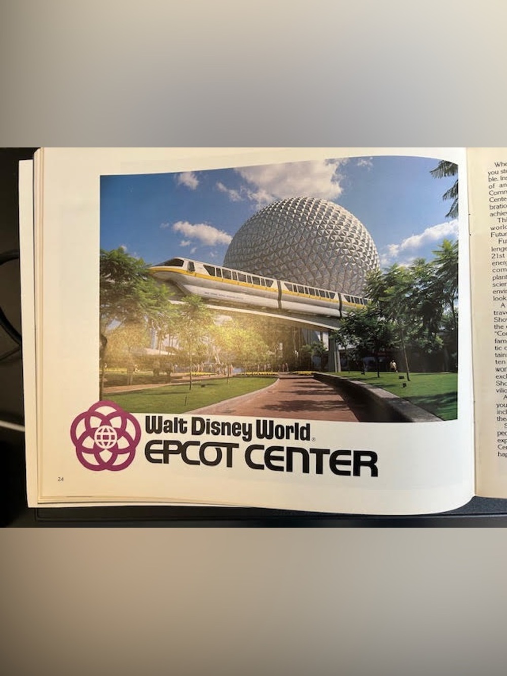 1982 EPCOT Center Opening Era & 1986 Walt Disney World Booklets Lot VTG - Picture 8 of 9